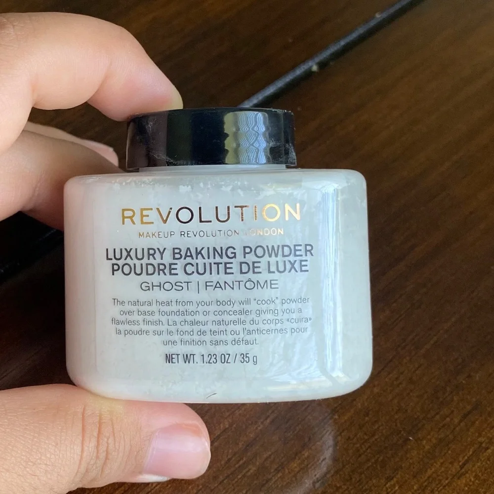 Makeup Revolution Luxury Baking Powder